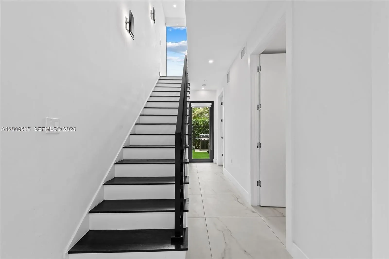 1056 N Victoria Park Rd, Fort Lauderdale, Florida, Fort Lauderdale, Florida 33304, 3 Bedrooms Bedrooms, ,3 BathroomsBathrooms,Residential,For Sale,1056 N Victoria Park Rd, Fort Lauderdale, Florida ,A12009465
