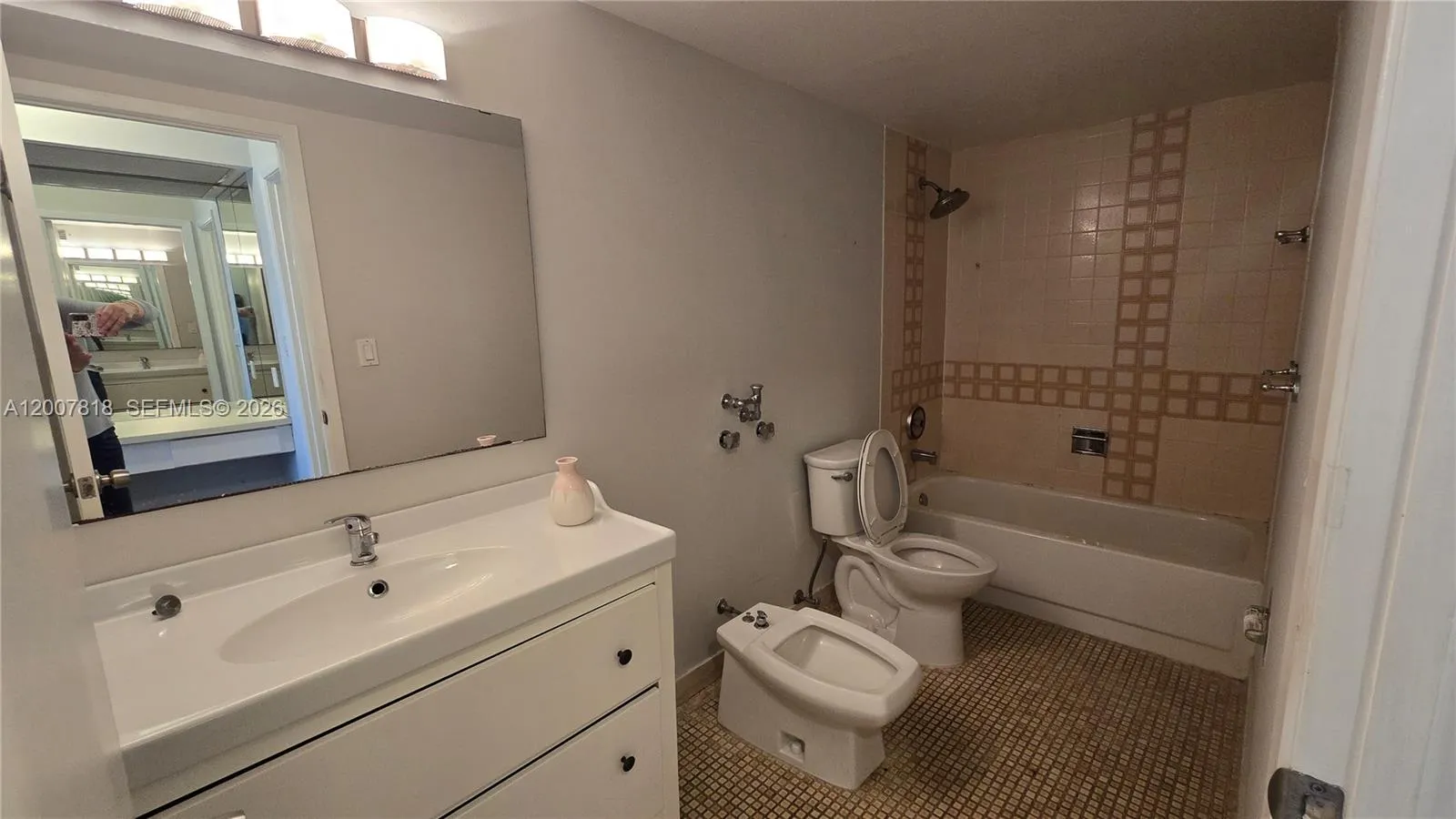 2500 Parkview Dr 2317, Hallandale Beach, Florida 3, Hallandale Beach, Florida 33009, 2 Bedrooms Bedrooms, ,2 BathroomsBathrooms,Residential,For Sale,2500 Parkview Dr 2317, Hallandale Beach, Florida 3,A12007818