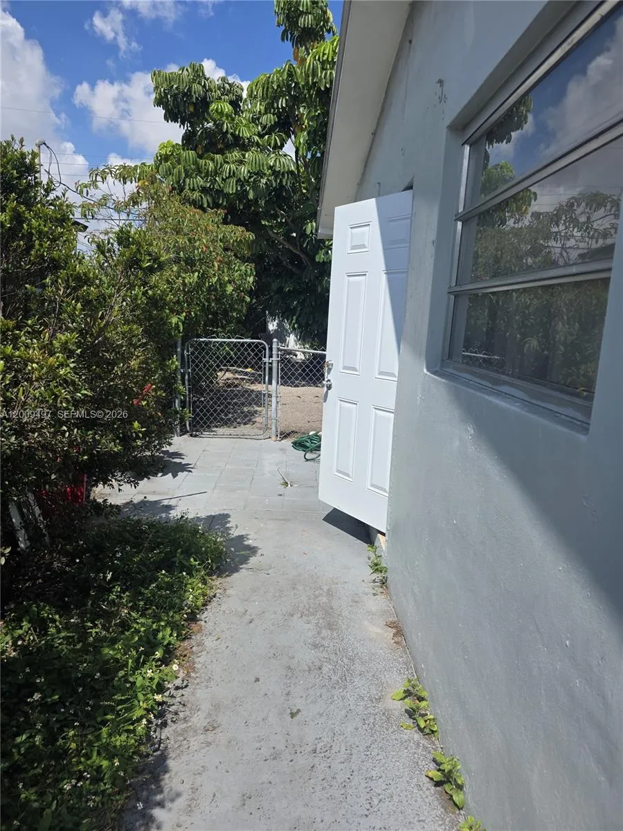 8398 West 14 Ave A, Hialeah, Florida 33014, Hialeah, Florida 33014, 1 Bedroom Bedrooms, ,1 BathroomBathrooms,Residential Lease,For Rent,8398 West 14 Ave A, Hialeah, Florida 33014,A12009497
