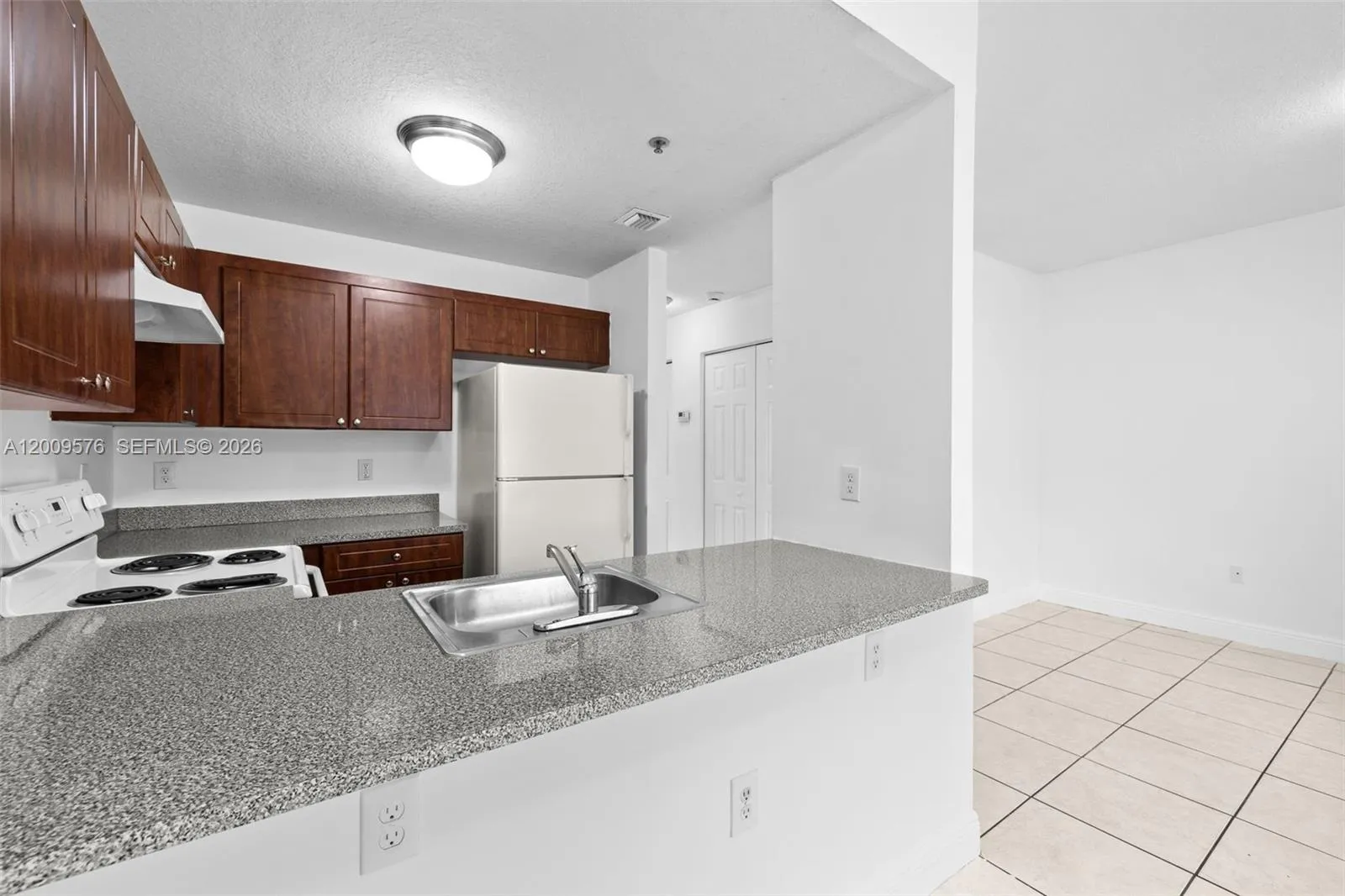 2413 W 78th St 103, Hialeah, Florida 33016, Hialeah, Florida 33016, 2 Bedrooms Bedrooms, ,1 BathroomBathrooms,Residential Lease,For Rent,2413 W 78th St 103, Hialeah, Florida 33016,A12009576