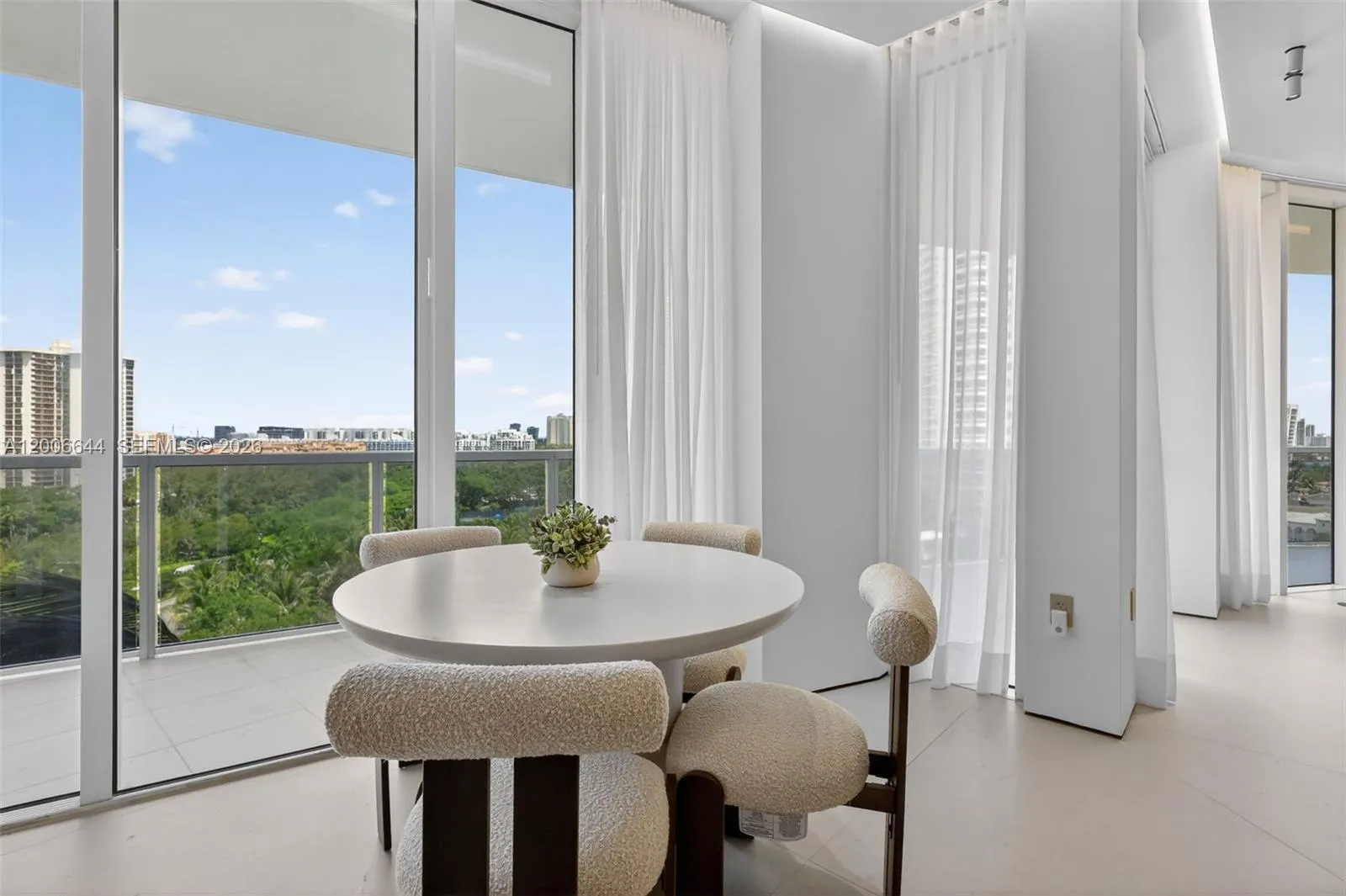 4100 Island Blvd 904, Aventura, Florida 33160, Aventura, Florida 33160, 3 Bedrooms Bedrooms, ,3 BathroomsBathrooms,Residential,For Sale,4100 Island Blvd 904, Aventura, Florida 33160,A12006644