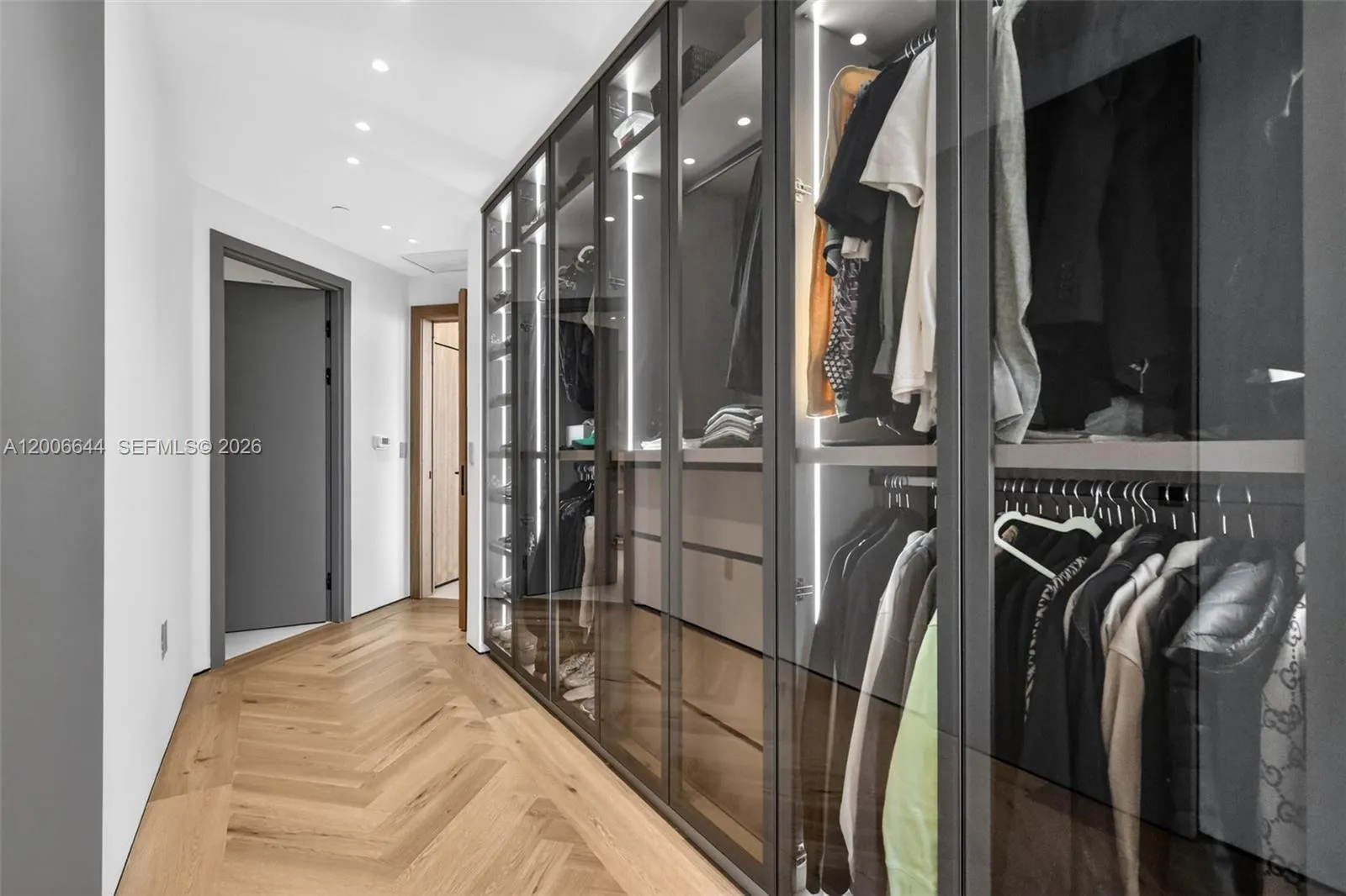 4100 Island Blvd 904, Aventura, Florida 33160, Aventura, Florida 33160, 3 Bedrooms Bedrooms, ,3 BathroomsBathrooms,Residential,For Sale,4100 Island Blvd 904, Aventura, Florida 33160,A12006644