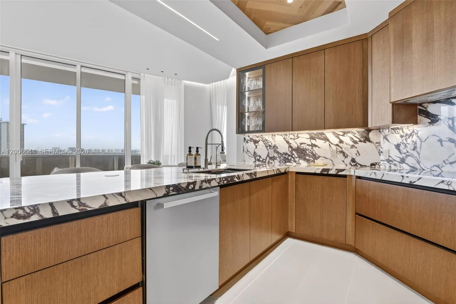 4100 Island Blvd 904, Aventura, Florida 33160, Aventura, Florida 33160, 3 Bedrooms Bedrooms, ,3 BathroomsBathrooms,Residential,For Sale,4100 Island Blvd 904, Aventura, Florida 33160,A12006644