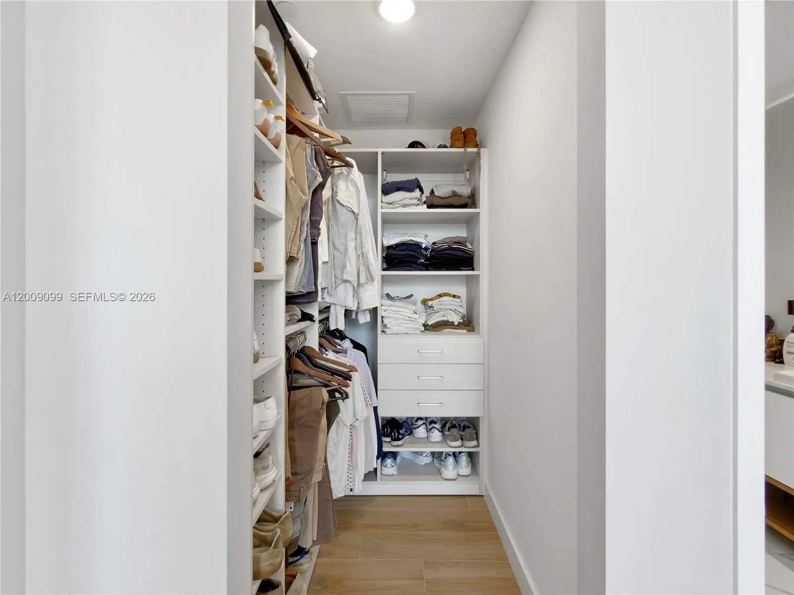 2678 Tigertail 1603, Miami, Florida 33133, Miami, Florida 33133, 2 Bedrooms Bedrooms, ,2 BathroomsBathrooms,Residential,For Sale,2678 Tigertail 1603, Miami, Florida 33133,A12009099