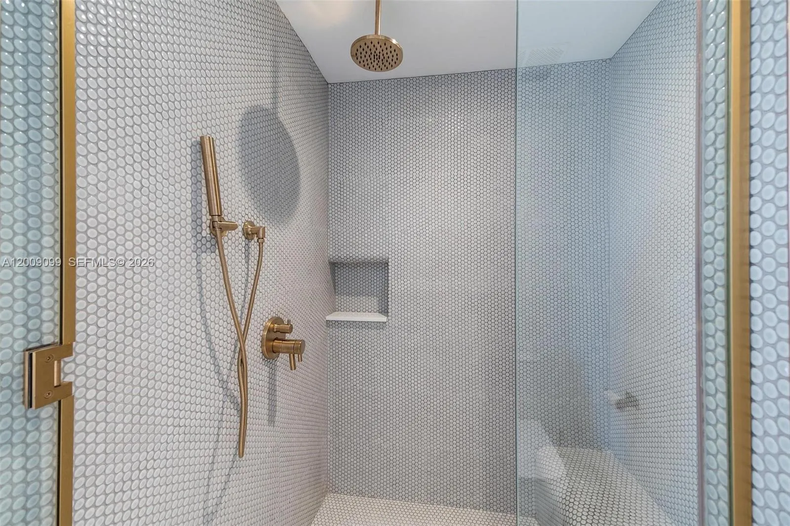 2678 Tigertail 1603, Miami, Florida 33133, Miami, Florida 33133, 2 Bedrooms Bedrooms, ,2 BathroomsBathrooms,Residential,For Sale,2678 Tigertail 1603, Miami, Florida 33133,A12009099