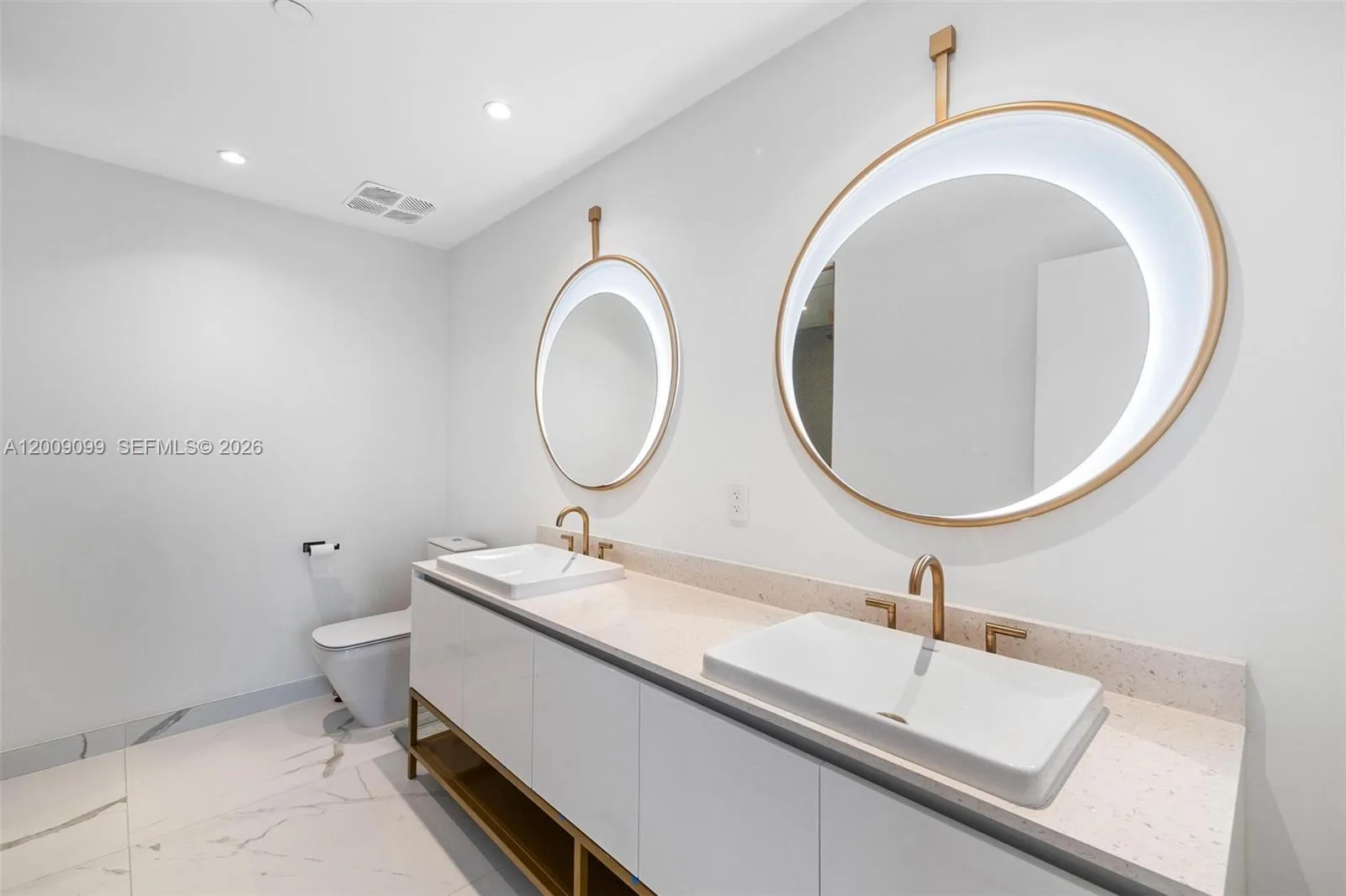 2678 Tigertail 1603, Miami, Florida 33133, Miami, Florida 33133, 2 Bedrooms Bedrooms, ,2 BathroomsBathrooms,Residential,For Sale,2678 Tigertail 1603, Miami, Florida 33133,A12009099