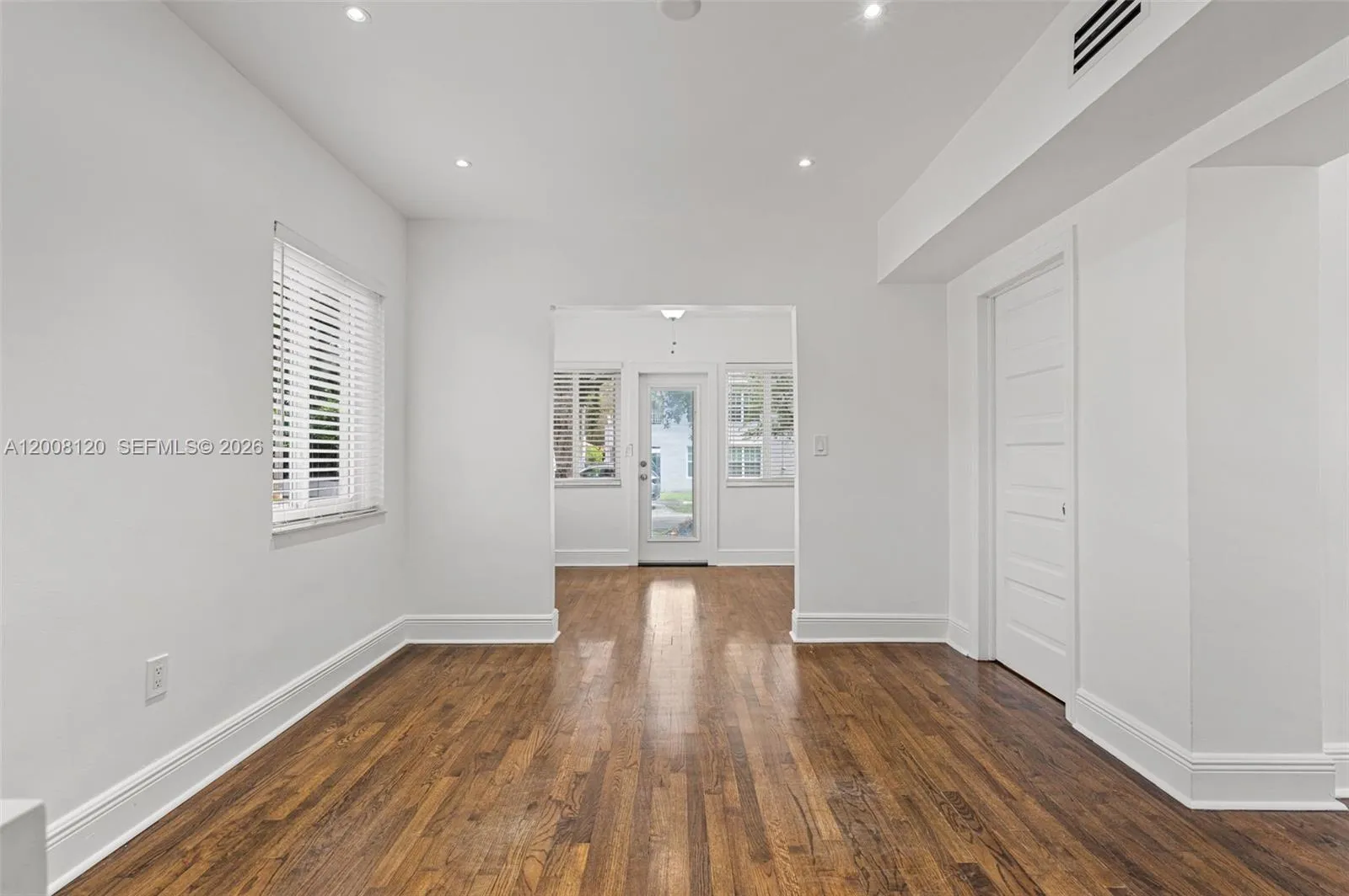 3500 Ponce De Leon Blvd Lower, Coral Gables, Flori, Coral Gables, Florida 33134, 3 Bedrooms Bedrooms, ,2 BathroomsBathrooms,Residential Lease,For Rent,3500 Ponce De Leon Blvd Lower, Coral Gables, Flori,A12008120
