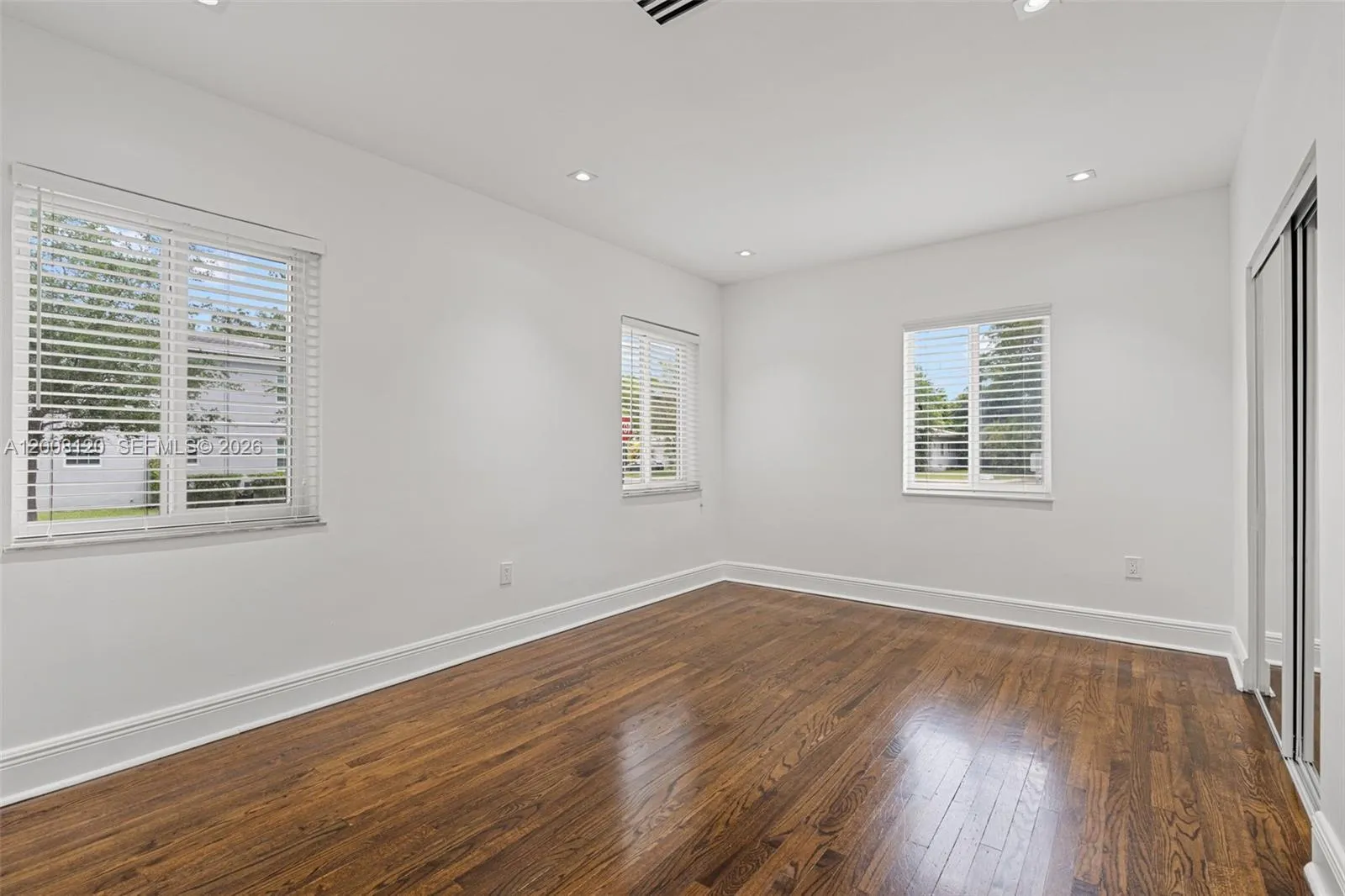 3500 Ponce De Leon Blvd Lower, Coral Gables, Flori, Coral Gables, Florida 33134, 3 Bedrooms Bedrooms, ,2 BathroomsBathrooms,Residential Lease,For Rent,3500 Ponce De Leon Blvd Lower, Coral Gables, Flori,A12008120