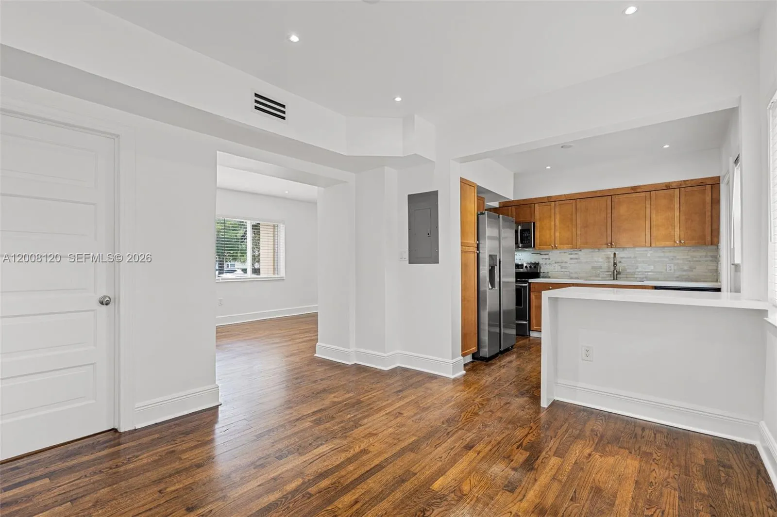 3500 Ponce De Leon Blvd Lower, Coral Gables, Flori, Coral Gables, Florida 33134, 3 Bedrooms Bedrooms, ,2 BathroomsBathrooms,Residential Lease,For Rent,3500 Ponce De Leon Blvd Lower, Coral Gables, Flori,A12008120