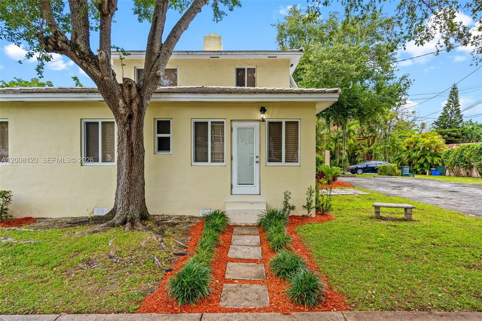 Side entrance to office/sunroom