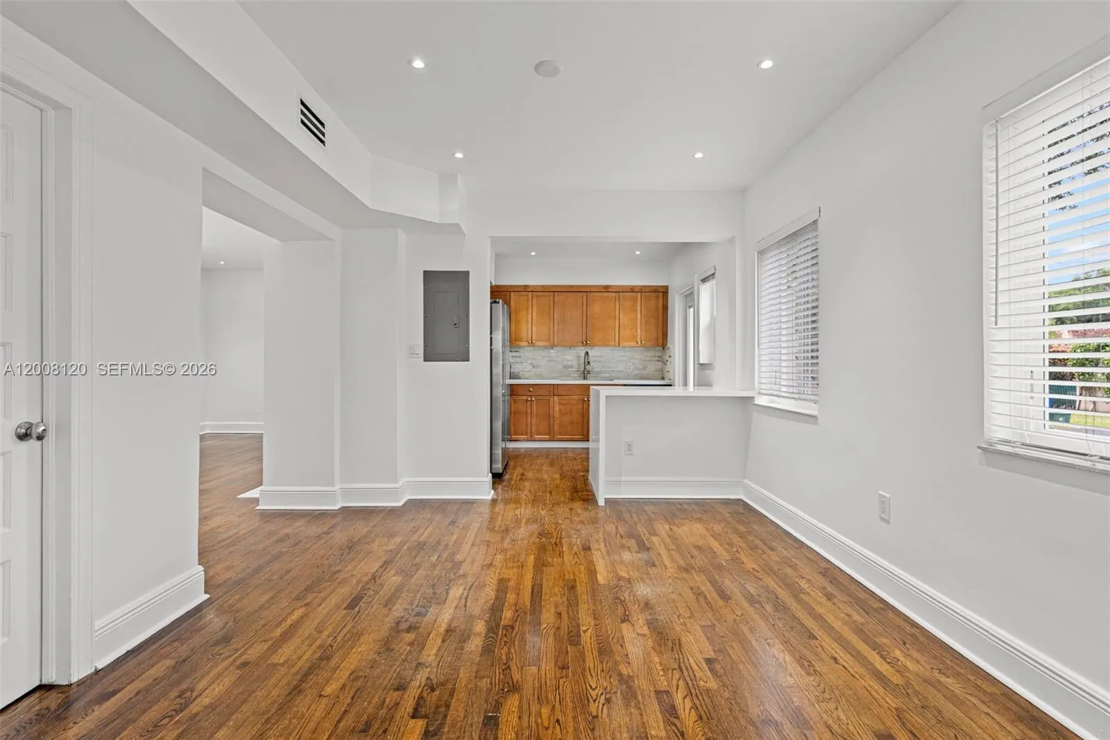 3500 Ponce De Leon Blvd Lower, Coral Gables, Flori, Coral Gables, Florida 33134, 3 Bedrooms Bedrooms, ,2 BathroomsBathrooms,Residential Lease,For Rent,3500 Ponce De Leon Blvd Lower, Coral Gables, Flori,A12008120
