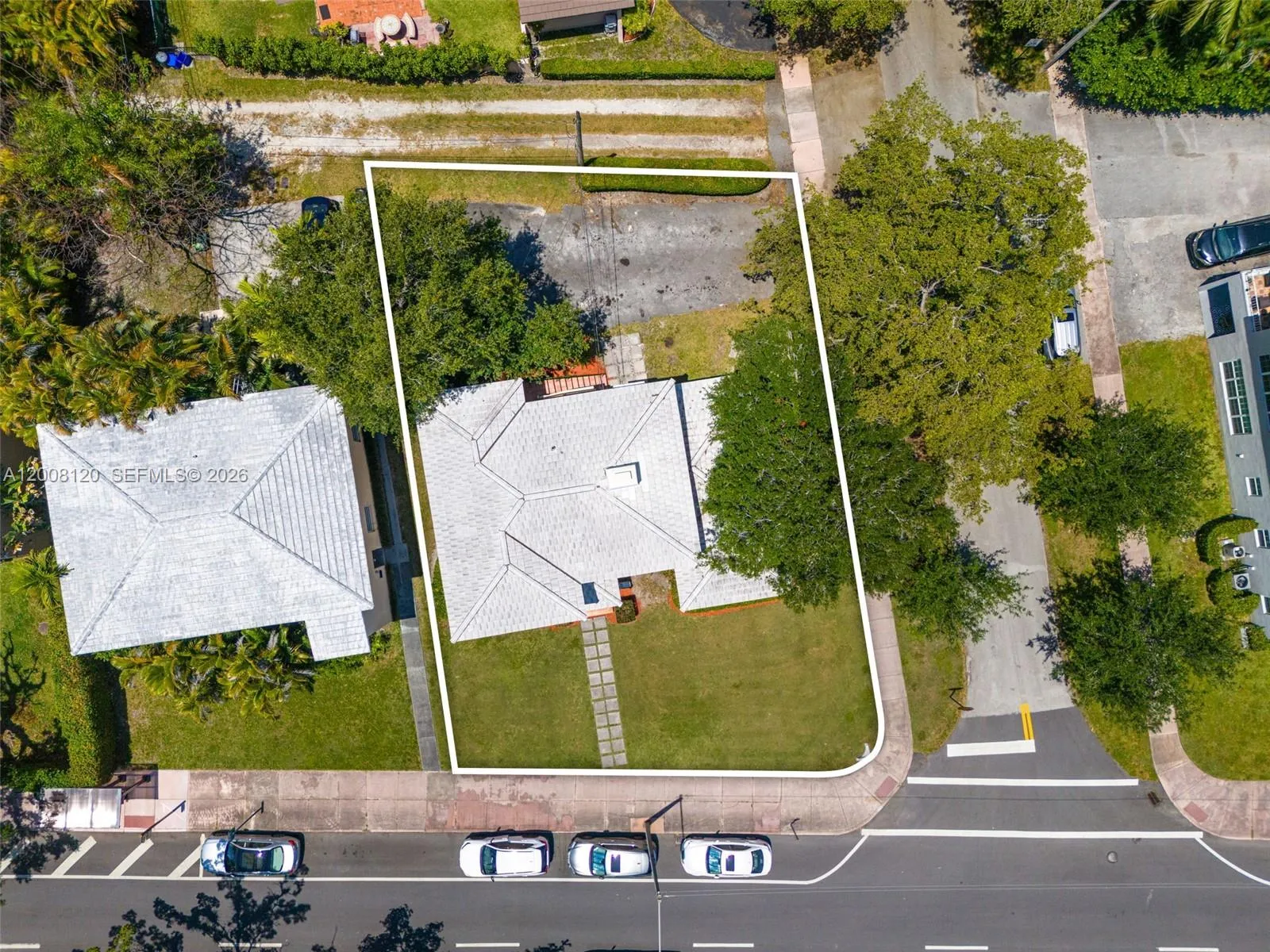 3500 Ponce De Leon Blvd Lower, Coral Gables, Flori, Coral Gables, Florida 33134, 3 Bedrooms Bedrooms, ,2 BathroomsBathrooms,Residential Lease,For Rent,3500 Ponce De Leon Blvd Lower, Coral Gables, Flori,A12008120