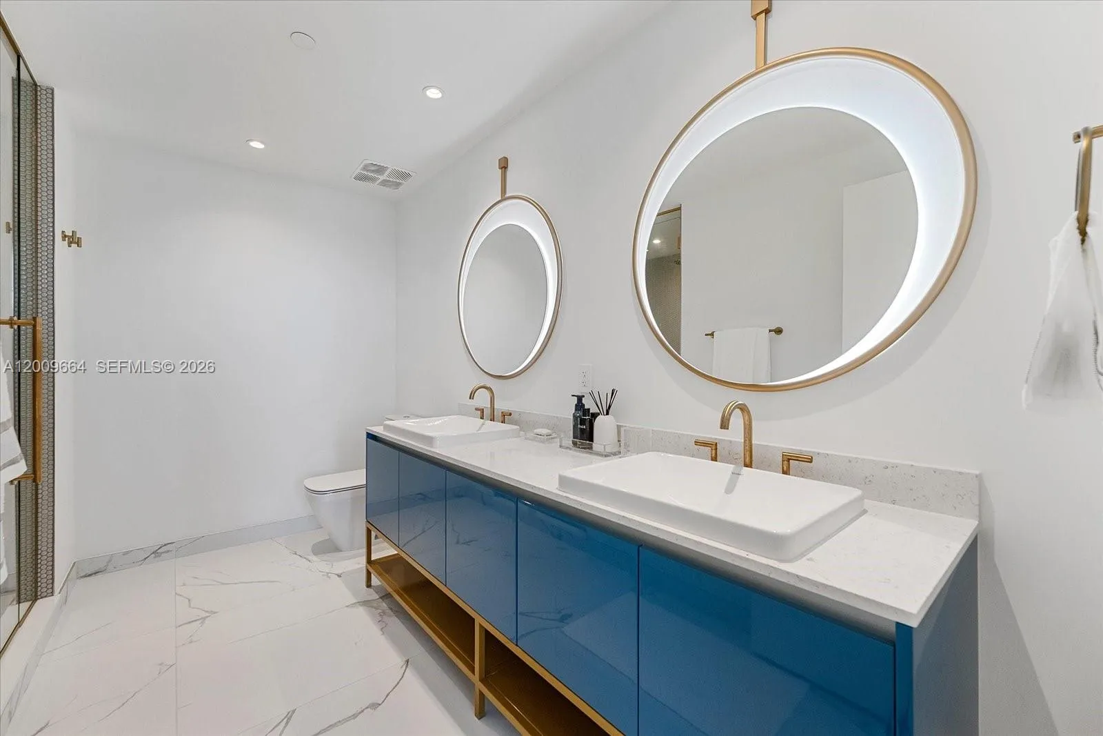 2678 Tigertail Ave 1703, Miami, Florida 33133, Miami, Florida 33133, 2 Bedrooms Bedrooms, ,2 BathroomsBathrooms,Residential Lease,For Rent,2678 Tigertail Ave 1703, Miami, Florida 33133,A12009664