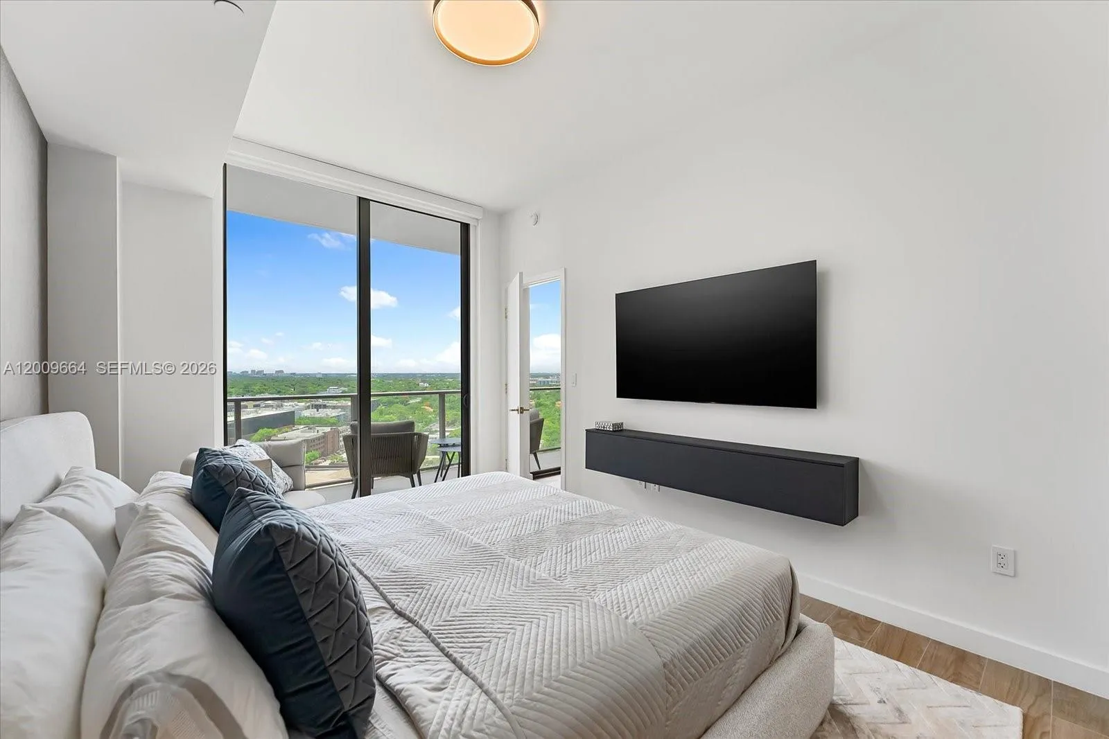 2678 Tigertail Ave 1703, Miami, Florida 33133, Miami, Florida 33133, 2 Bedrooms Bedrooms, ,2 BathroomsBathrooms,Residential Lease,For Rent,2678 Tigertail Ave 1703, Miami, Florida 33133,A12009664