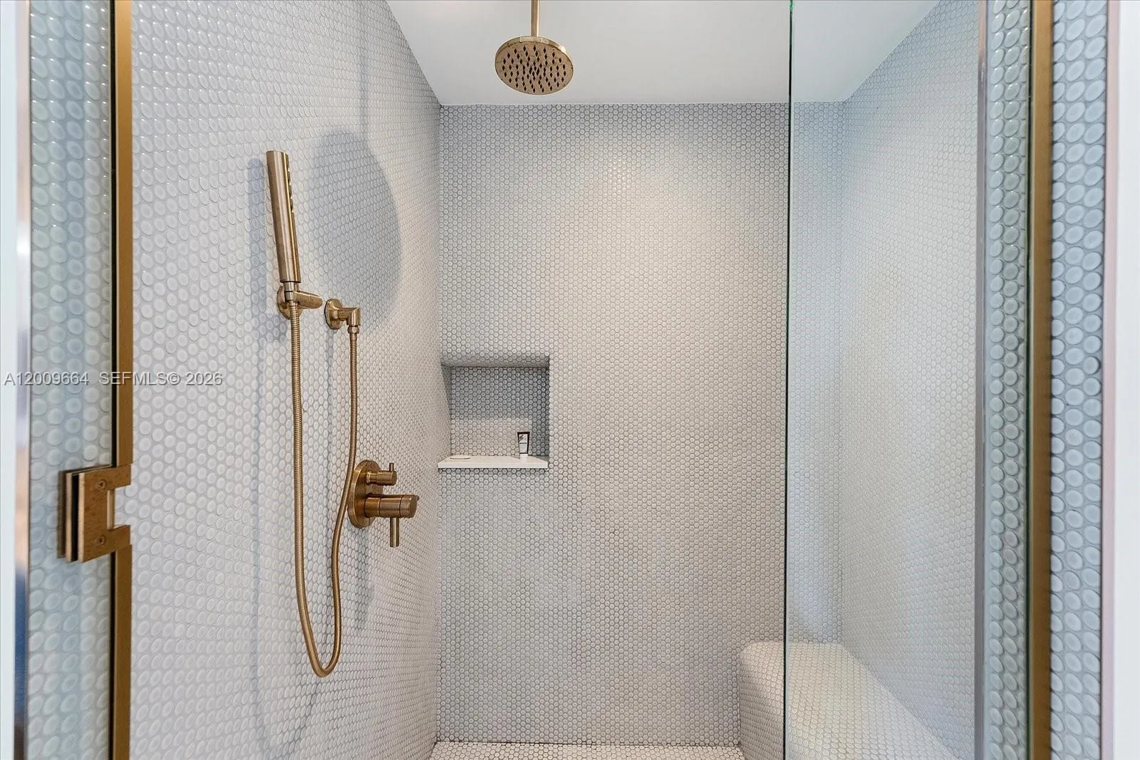 2678 Tigertail Ave 1703, Miami, Florida 33133, Miami, Florida 33133, 2 Bedrooms Bedrooms, ,2 BathroomsBathrooms,Residential Lease,For Rent,2678 Tigertail Ave 1703, Miami, Florida 33133,A12009664