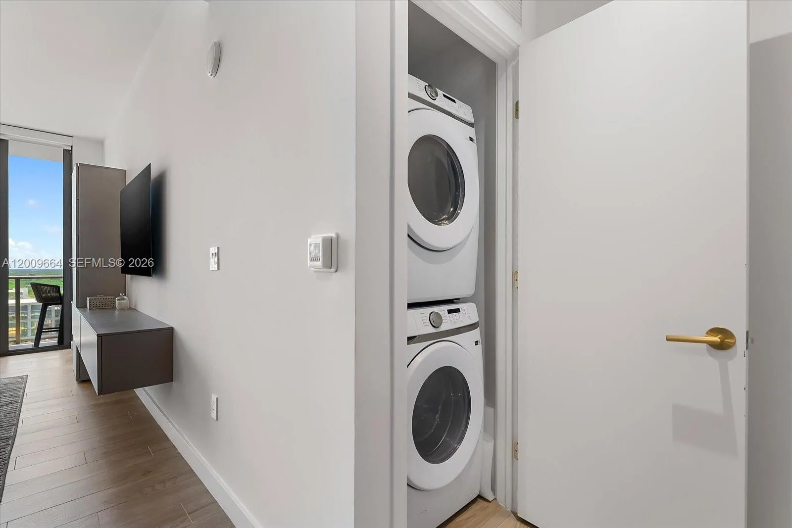 2678 Tigertail Ave 1703, Miami, Florida 33133, Miami, Florida 33133, 2 Bedrooms Bedrooms, ,2 BathroomsBathrooms,Residential Lease,For Rent,2678 Tigertail Ave 1703, Miami, Florida 33133,A12009664