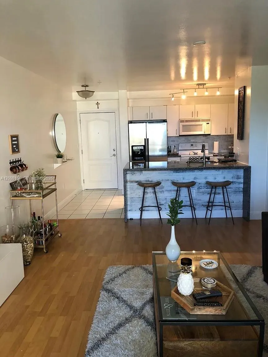 2400 Sw 27th Ave 304, Miami, Florida 33145, Miami, Florida 33145, 1 Bedroom Bedrooms, ,1 BathroomBathrooms,Residential Lease,For Rent,2400 Sw 27th Ave 304, Miami, Florida 33145,A12008104