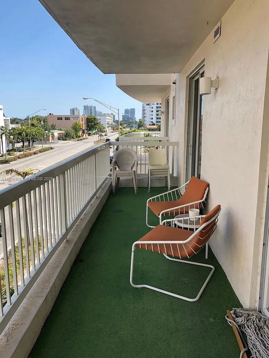 2400 Sw 27th Ave 304, Miami, Florida 33145, Miami, Florida 33145, 1 Bedroom Bedrooms, ,1 BathroomBathrooms,Residential Lease,For Rent,2400 Sw 27th Ave 304, Miami, Florida 33145,A12008104