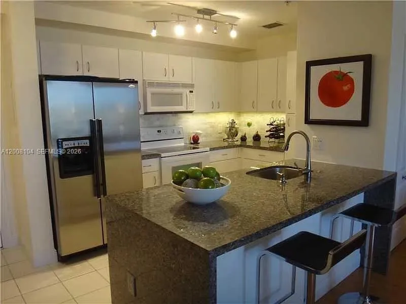 2400 Sw 27th Ave 304, Miami, Florida 33145, Miami, Florida 33145, 1 Bedroom Bedrooms, ,1 BathroomBathrooms,Residential Lease,For Rent,2400 Sw 27th Ave 304, Miami, Florida 33145,A12008104
