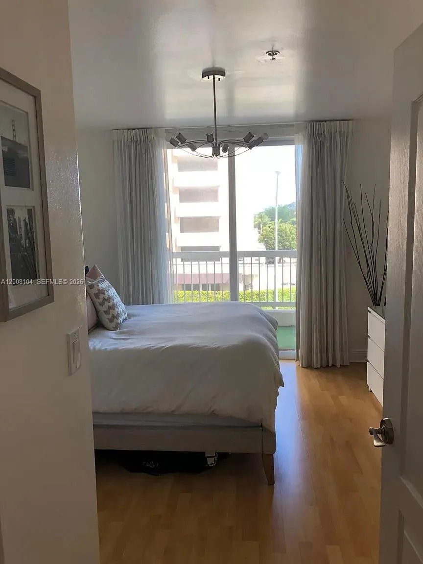 2400 Sw 27th Ave 304, Miami, Florida 33145, Miami, Florida 33145, 1 Bedroom Bedrooms, ,1 BathroomBathrooms,Residential Lease,For Rent,2400 Sw 27th Ave 304, Miami, Florida 33145,A12008104