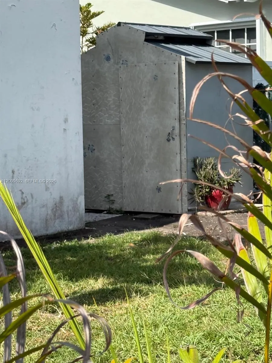 3100 Sw 13th St 1, Miami, Florida 33145, Miami, Florida 33145, 2 Bedrooms Bedrooms, ,1 BathroomBathrooms,Residential Lease,For Rent,3100 Sw 13th St 1, Miami, Florida 33145,A12009692