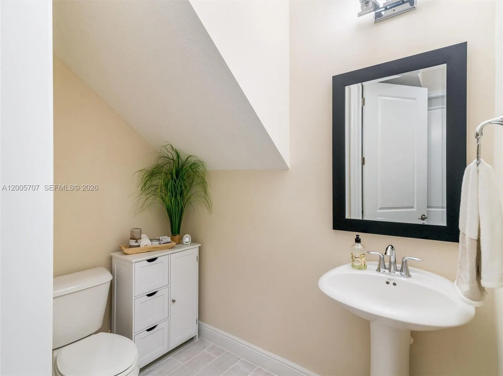 12417 Nw 17th Mnr, Pembroke Pines, Florida 33028, Pembroke Pines, Florida 33028, 4 Bedrooms Bedrooms, ,3 BathroomsBathrooms,Residential,For Sale,12417 Nw 17th Mnr, Pembroke Pines, Florida 33028,A12005707