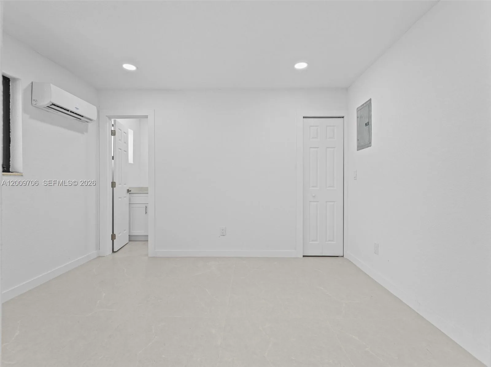 1366 W 29th St 1, Hialeah, Florida 33012, Hialeah, Florida 33012, 1 Bedroom Bedrooms, ,1 BathroomBathrooms,Residential Lease,For Rent,1366 W 29th St 1, Hialeah, Florida 33012,A12009706
