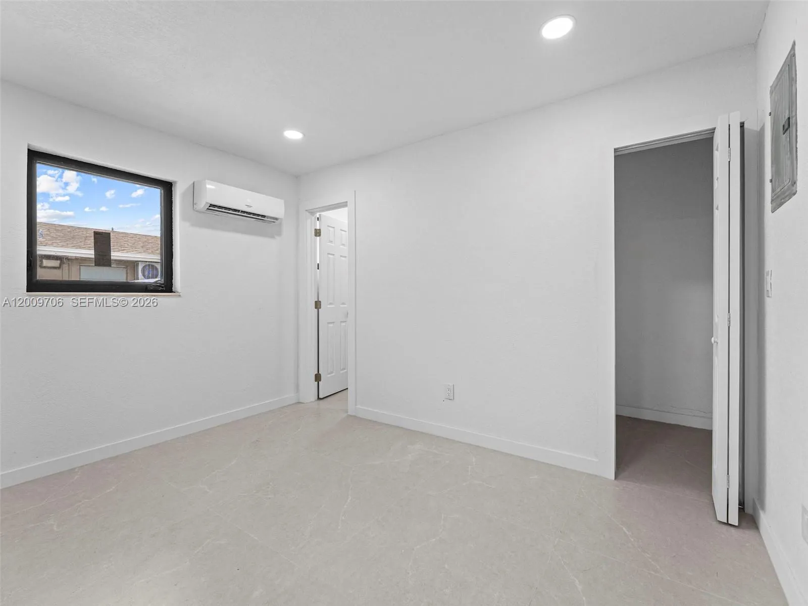 1366 W 29th St 1, Hialeah, Florida 33012, Hialeah, Florida 33012, 1 Bedroom Bedrooms, ,1 BathroomBathrooms,Residential Lease,For Rent,1366 W 29th St 1, Hialeah, Florida 33012,A12009706