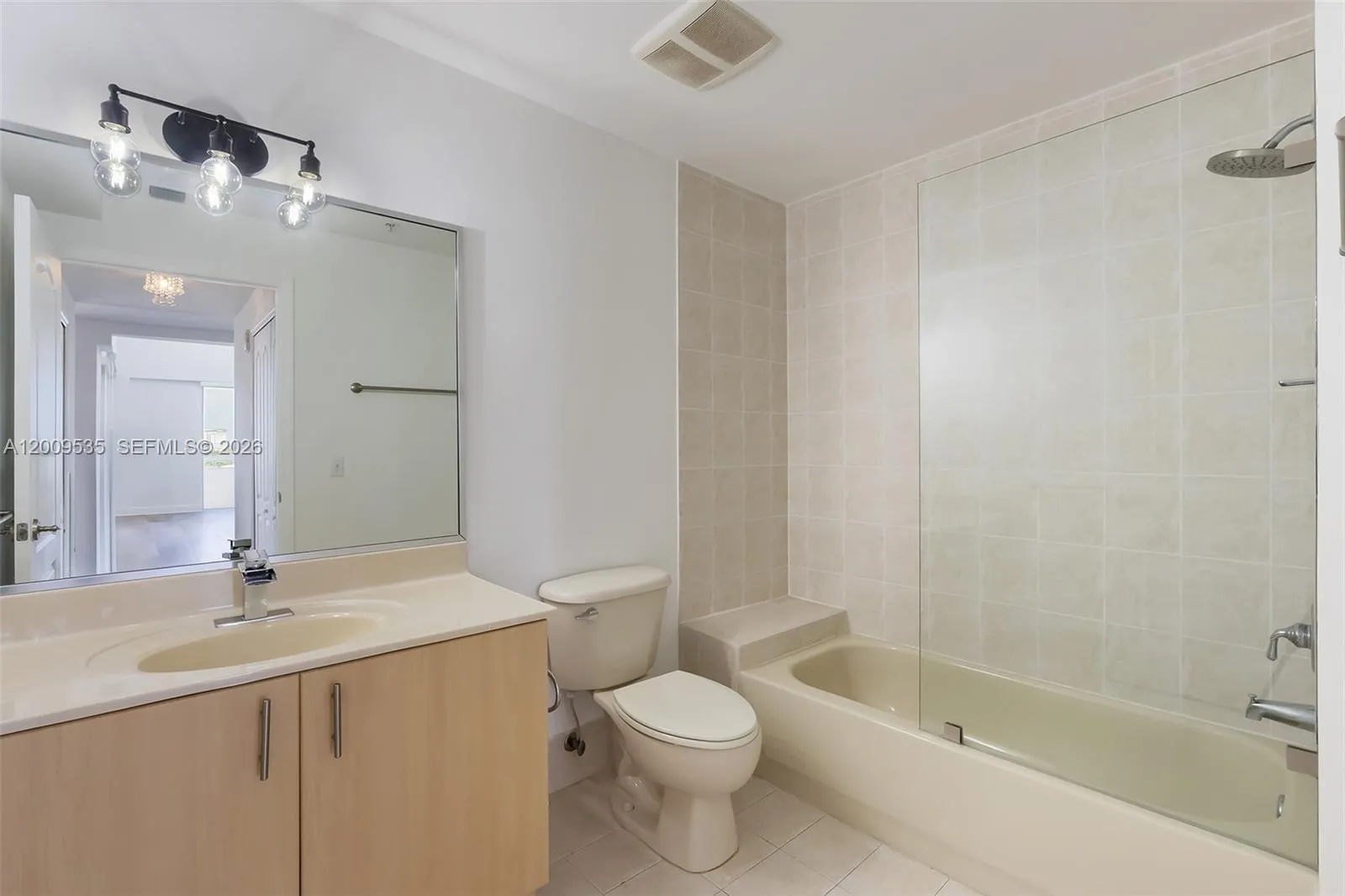2400 Sw 27th Ave Ph-4, Miami, Florida 33145, Miami, Florida 33145, 3 Bedrooms Bedrooms, ,3 BathroomsBathrooms,Residential Lease,For Rent,2400 Sw 27th Ave Ph-4, Miami, Florida 33145,A12009535