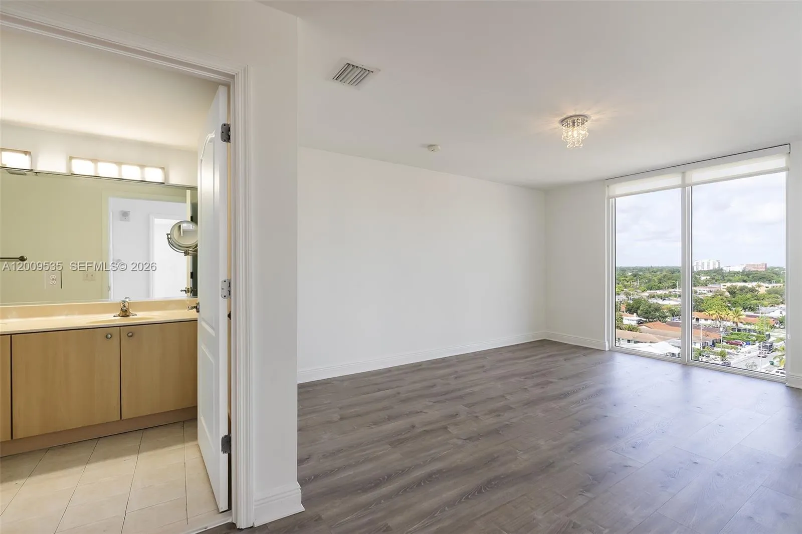 2400 Sw 27th Ave Ph-4, Miami, Florida 33145, Miami, Florida 33145, 3 Bedrooms Bedrooms, ,3 BathroomsBathrooms,Residential Lease,For Rent,2400 Sw 27th Ave Ph-4, Miami, Florida 33145,A12009535