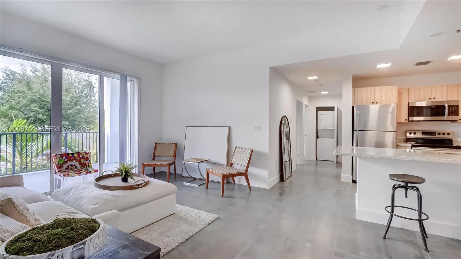 2010 Sw 25th Ter 404, Miami, Florida 33133, Miami, Florida 33133, 3 Bedrooms Bedrooms, ,2 BathroomsBathrooms,Residential Lease,For Rent,2010 Sw 25th Ter 404, Miami, Florida 33133,A12009751