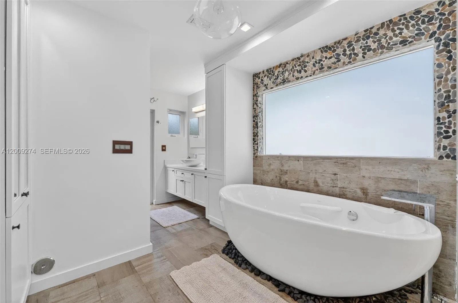 1865 Ne 197th Ter, Miami, Florida 33179, Miami, Florida 33179, 5 Bedrooms Bedrooms, ,4 BathroomsBathrooms,Residential Lease,For Rent,1865 Ne 197th Ter, Miami, Florida 33179,A12009274