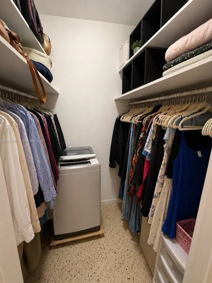 40 Salamanca Ave 8, Coral Gables, Florida 33134, Coral Gables, Florida 33134, 1 Bedroom Bedrooms, ,1 BathroomBathrooms,Residential Lease,For Rent,40 Salamanca Ave 8, Coral Gables, Florida 33134,A12009828