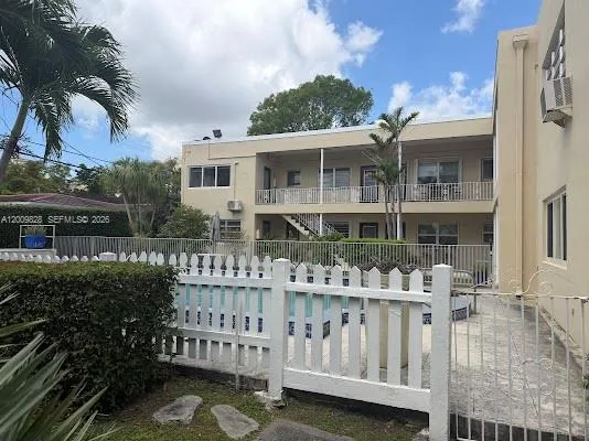 40 Salamanca Ave 8, Coral Gables, Florida 33134, Coral Gables, Florida 33134, 1 Bedroom Bedrooms, ,1 BathroomBathrooms,Residential Lease,For Rent,40 Salamanca Ave 8, Coral Gables, Florida 33134,A12009828