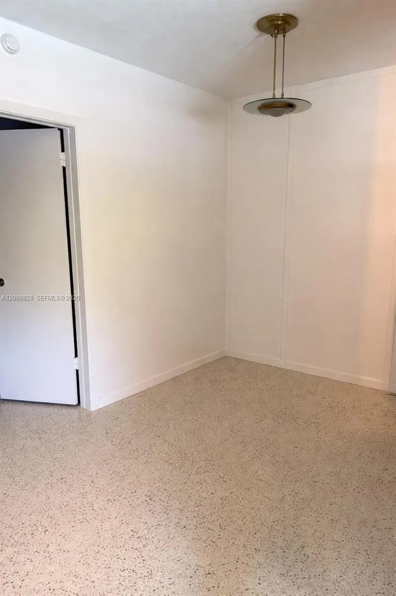 40 Salamanca Ave 8, Coral Gables, Florida 33134, Coral Gables, Florida 33134, 1 Bedroom Bedrooms, ,1 BathroomBathrooms,Residential Lease,For Rent,40 Salamanca Ave 8, Coral Gables, Florida 33134,A12009828