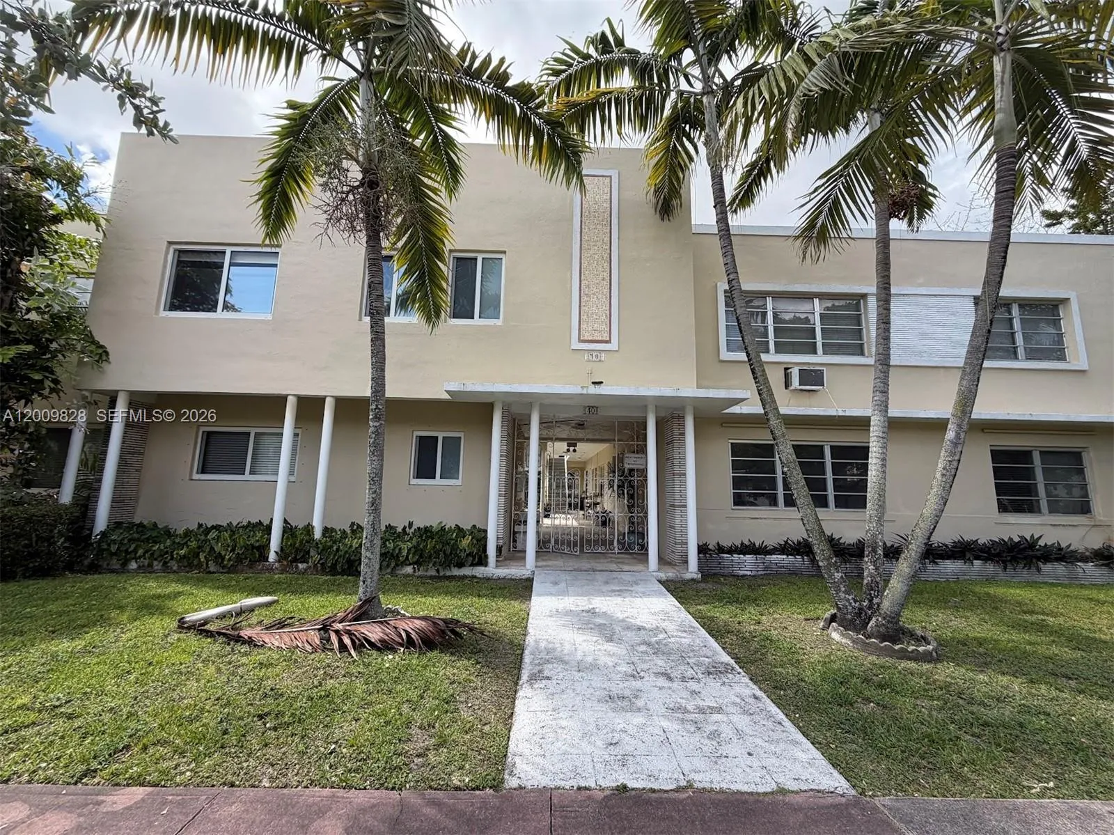40 Salamanca Ave 8, Coral Gables, Florida 33134, Coral Gables, Florida 33134, 1 Bedroom Bedrooms, ,1 BathroomBathrooms,Residential Lease,For Rent,40 Salamanca Ave 8, Coral Gables, Florida 33134,A12009828