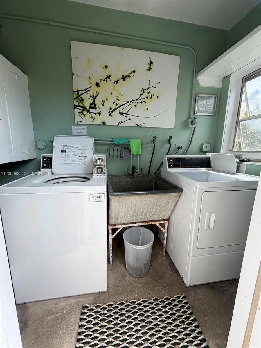 40 Salamanca Ave 8, Coral Gables, Florida 33134, Coral Gables, Florida 33134, 1 Bedroom Bedrooms, ,1 BathroomBathrooms,Residential Lease,For Rent,40 Salamanca Ave 8, Coral Gables, Florida 33134,A12009828