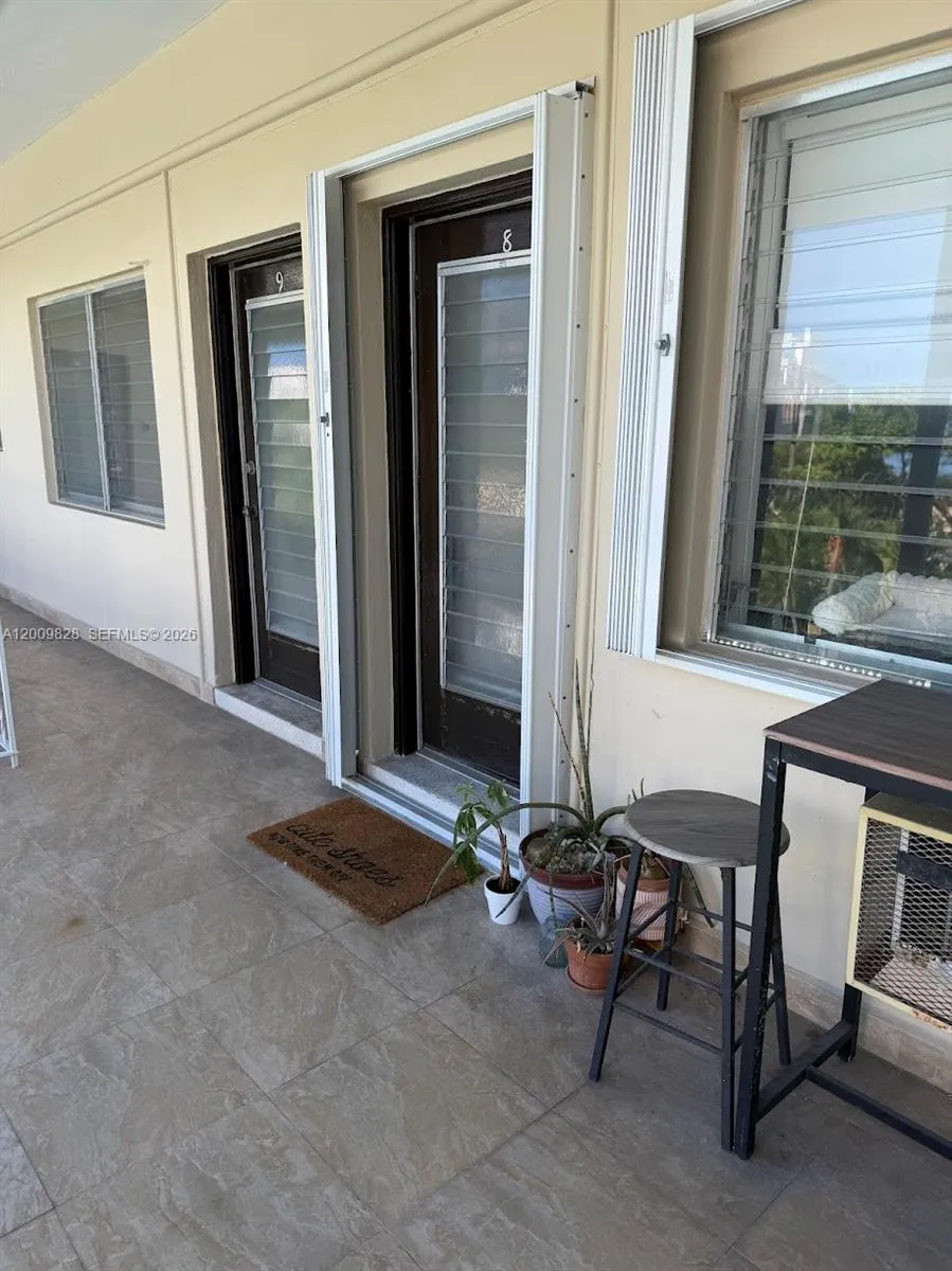 40 Salamanca Ave 8, Coral Gables, Florida 33134, Coral Gables, Florida 33134, 1 Bedroom Bedrooms, ,1 BathroomBathrooms,Residential Lease,For Rent,40 Salamanca Ave 8, Coral Gables, Florida 33134,A12009828