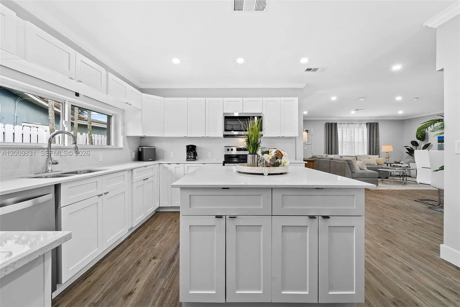 2005 Nw 37th St, Oakland Park, Florida 33309, Oakland Park, Florida 33309, 5 Bedrooms Bedrooms, ,3 BathroomsBathrooms,Residential,For Sale,2005 Nw 37th St, Oakland Park, Florida 33309,A12009831