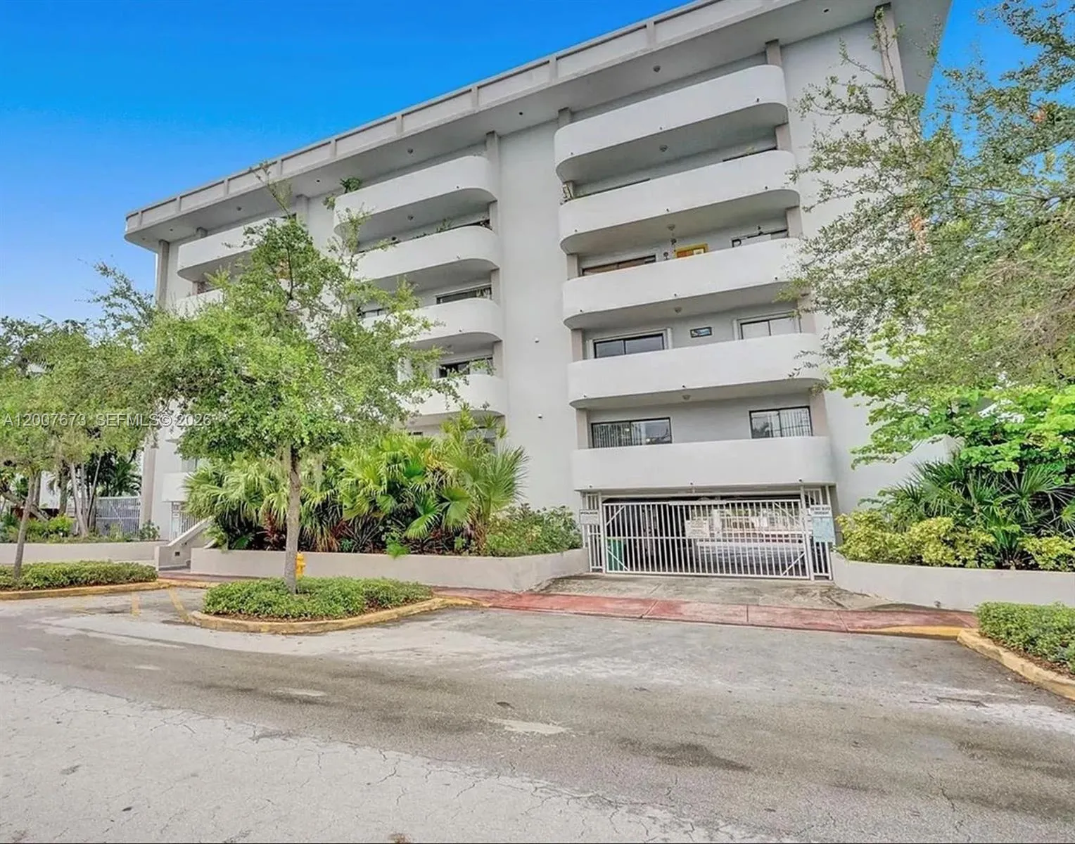 110 S Shore Dr 5b, Miami Beach, Florida 33141, Miami Beach, Florida 33141, 1 Bedroom Bedrooms, 1 Room Rooms,2 BathroomsBathrooms,Residential,For Sale,110 S Shore Dr 5b, Miami Beach, Florida 33141,A12007673 110 S Shore Dr 5b, Miami Beach, Florida 33141, Miami Beach, Florida 33141, 1 Bedroom Bedrooms, 1 Room Rooms,2 BathroomsBathrooms,Residential,For Sale,110 S Shore Dr 5b, Miami Beach, Florida 33141,A12007673