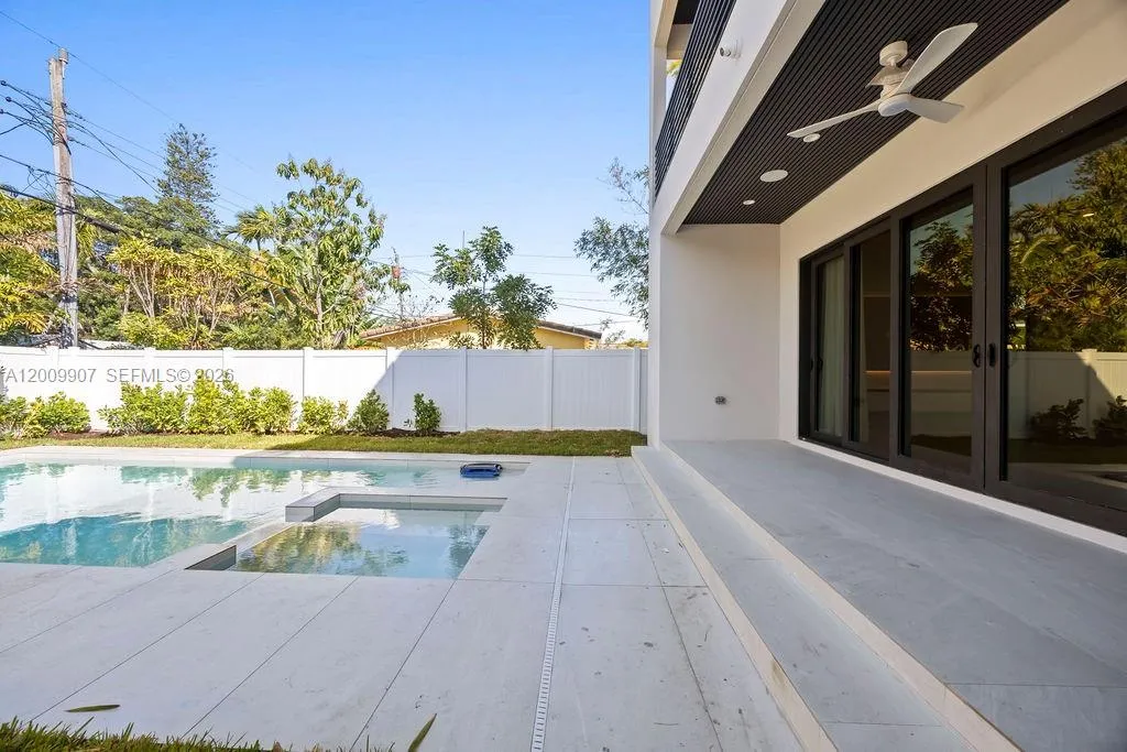 1137 Ne 11th Ave, Fort Lauderdale, Florida 33301, Fort Lauderdale, Florida 33301, 4 Bedrooms Bedrooms, ,3 BathroomsBathrooms,Residential,For Sale,1137 Ne 11th Ave, Fort Lauderdale, Florida 33301,A12009907