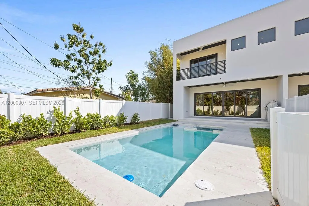 1137 Ne 11th Ave, Fort Lauderdale, Florida 33301, Fort Lauderdale, Florida 33301, 4 Bedrooms Bedrooms, ,3 BathroomsBathrooms,Residential,For Sale,1137 Ne 11th Ave, Fort Lauderdale, Florida 33301,A12009907