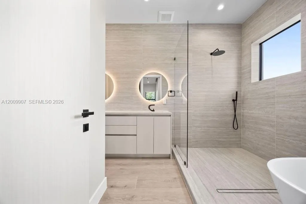 1137 Ne 11th Ave, Fort Lauderdale, Florida 33301, Fort Lauderdale, Florida 33301, 4 Bedrooms Bedrooms, ,3 BathroomsBathrooms,Residential,For Sale,1137 Ne 11th Ave, Fort Lauderdale, Florida 33301,A12009907