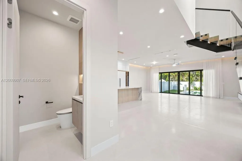 1137 Ne 11th Ave, Fort Lauderdale, Florida 33301, Fort Lauderdale, Florida 33301, 4 Bedrooms Bedrooms, ,3 BathroomsBathrooms,Residential,For Sale,1137 Ne 11th Ave, Fort Lauderdale, Florida 33301,A12009907