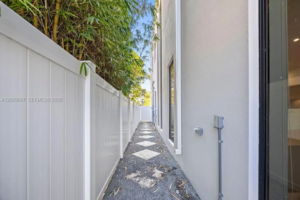 1137 Ne 11th Ave, Fort Lauderdale, Florida 33301, Fort Lauderdale, Florida 33301, 4 Bedrooms Bedrooms, ,3 BathroomsBathrooms,Residential,For Sale,1137 Ne 11th Ave, Fort Lauderdale, Florida 33301,A12009907