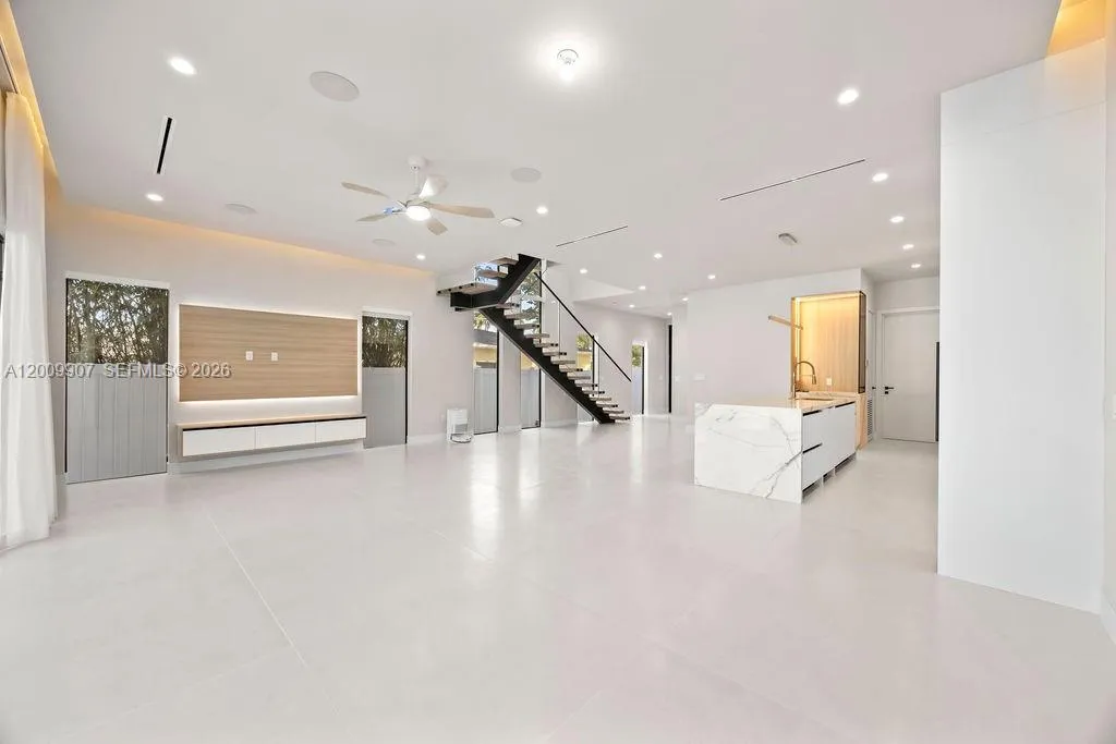 1137 Ne 11th Ave, Fort Lauderdale, Florida 33301, Fort Lauderdale, Florida 33301, 4 Bedrooms Bedrooms, ,3 BathroomsBathrooms,Residential,For Sale,1137 Ne 11th Ave, Fort Lauderdale, Florida 33301,A12009907