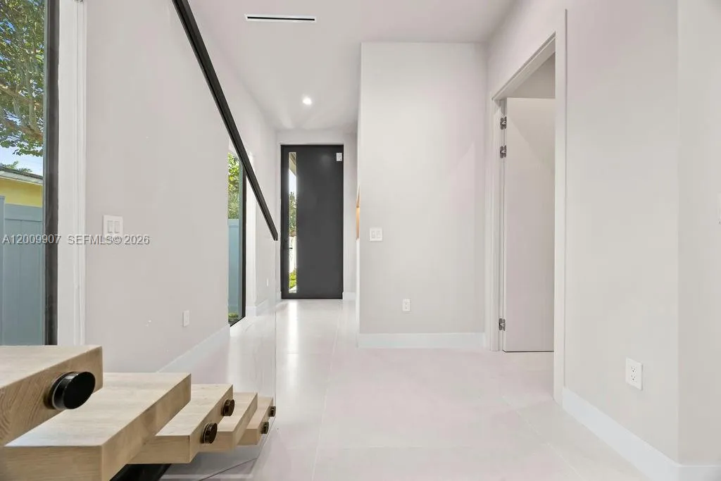 1137 Ne 11th Ave, Fort Lauderdale, Florida 33301, Fort Lauderdale, Florida 33301, 4 Bedrooms Bedrooms, ,3 BathroomsBathrooms,Residential,For Sale,1137 Ne 11th Ave, Fort Lauderdale, Florida 33301,A12009907