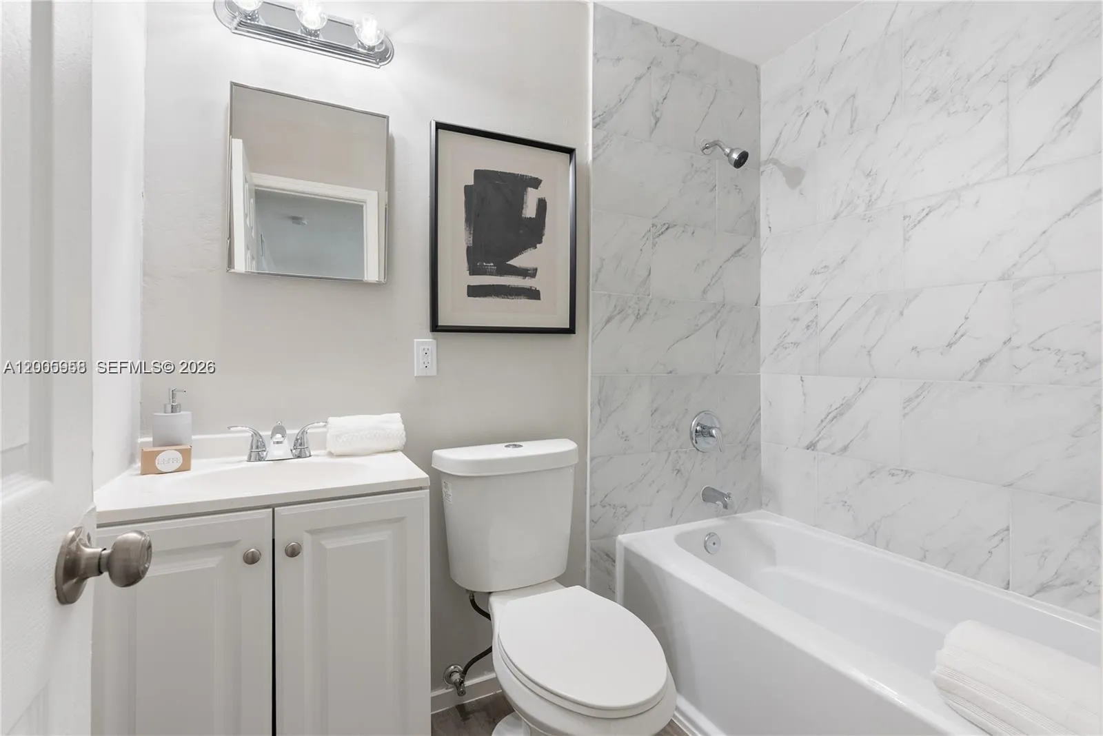 452 Sw 4th Ave 2, Fort Lauderdale, Florida 33315, Fort Lauderdale, Florida 33315, 2 Bedrooms Bedrooms, ,1 BathroomBathrooms,Residential Lease,For Rent,452 Sw 4th Ave 2, Fort Lauderdale, Florida 33315,A12005958