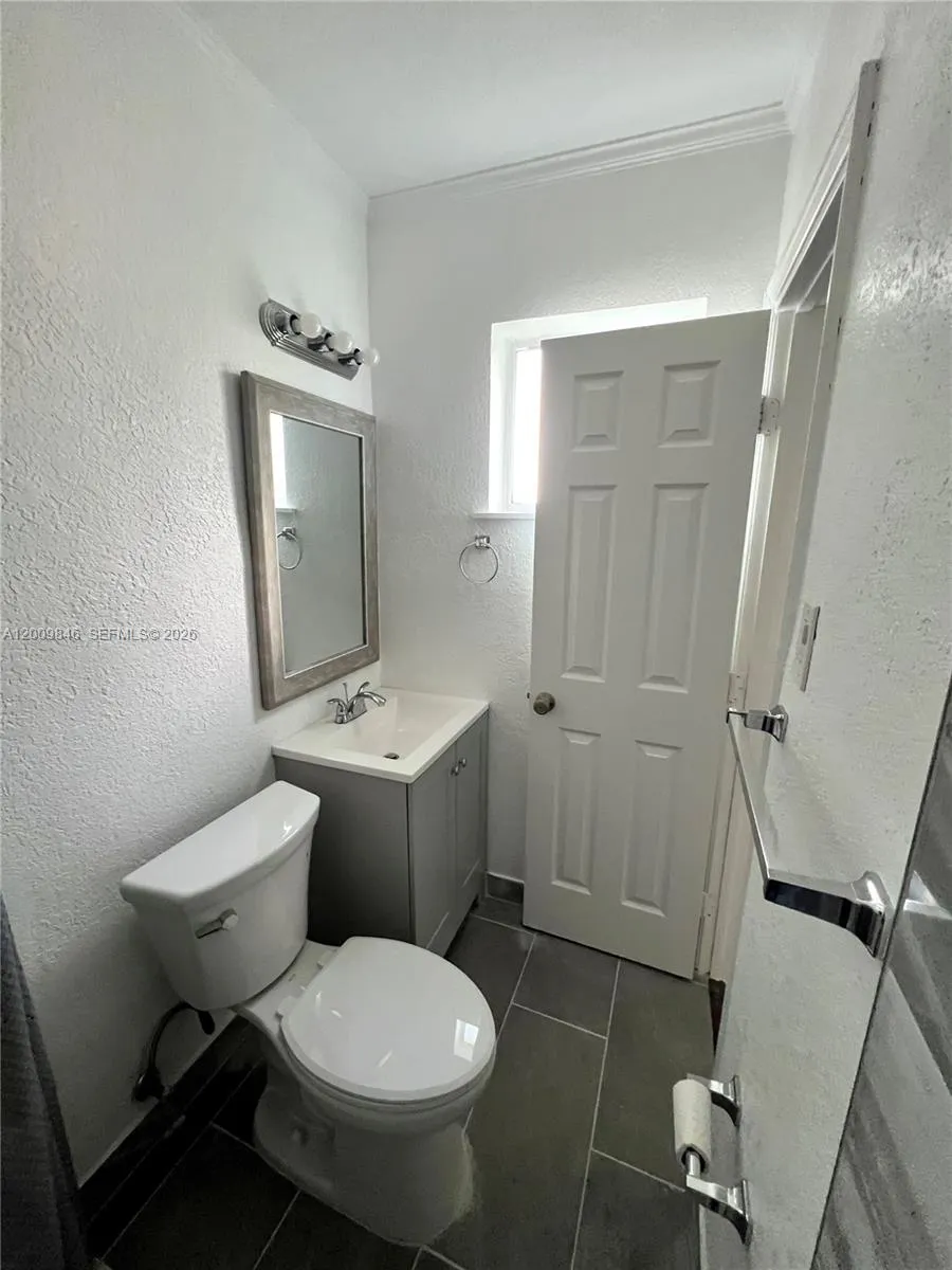 590 Nw 40th Ct 3, Oakland Park, Florida 33309, Oakland Park, Florida 33309, 1 Bedroom Bedrooms, ,1 BathroomBathrooms,Residential,For Sale,590 Nw 40th Ct 3, Oakland Park, Florida 33309,A12009846