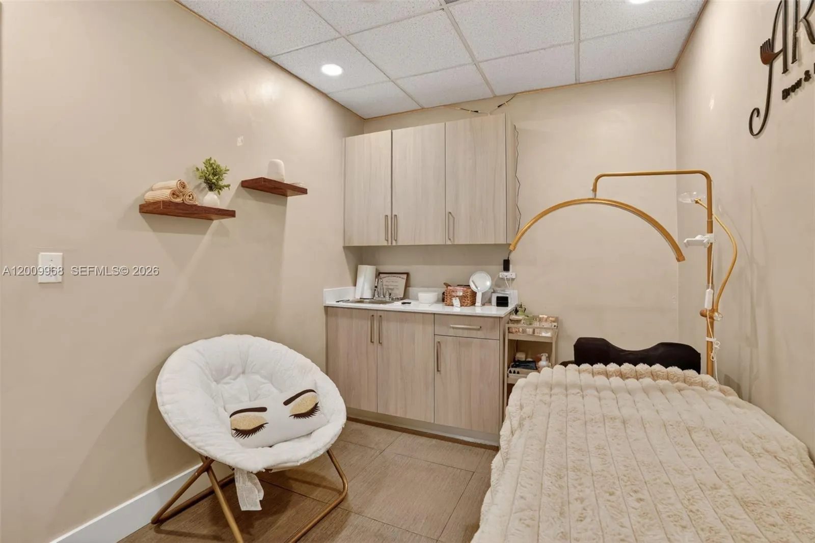 Turnkey Beauty Salon & Spa For Sale In Palmett, Palmetto Bay, Florida 33157, ,Business Opportunity,For Sale,Turnkey Beauty Salon & Spa For Sale In Palmett,A12009968